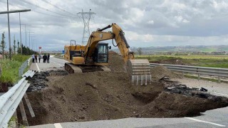 Batmanda sağanak yağış nedeniyle yol çöktü, Güney Çevre Yolu ulaşıma kapatıldı