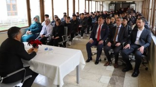 Bayburt Lisesi öğrencilerine kariyer tavsiyeleri verildi