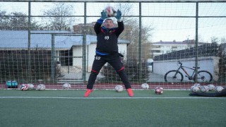 Bayburt müdür hem ismiyle hem de 40 yıllık futbol tutkusuyla dikkat çekiyor
