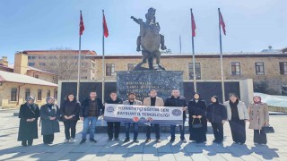 Bayburtta eğitimcilerden okul saldırılarına tepki