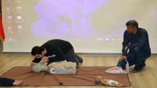 Bayburtta emniyet personeline ilk yardım eğitimi verildi