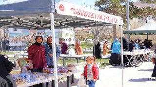 Bayburtta evlilik hazırlığındaki gençlere destek için hayır çarşıları açıldı