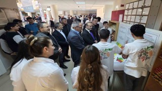 Bayburtta öğrenciler projelerini bilim fuarında tanıttı