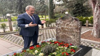 BBP Genel Başkanı Destici: Merhum Alparslan Türkeşi vefatının 29uncu sene-i devriyesinde kabri başında rahmetle yad ediyorum