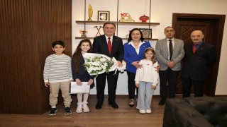 Belediye başkanı koltuğunu Mercan Su Uzuna devretti