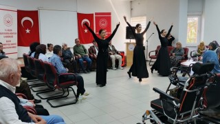 Bilecik huzurevinde Kafkas halk oyunlarıyla renkli anlar yaşandı