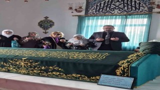 Bilecikte huzurevi sakinlerinden türbe ziyareti