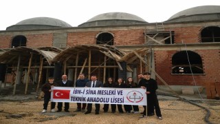 Bilecikte öğrenciler harçlıklarını Kuba Camii inşaatına bağışladı