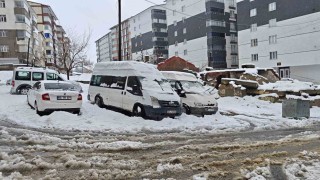 Bitliste kar yağışı nedeniyle 82 köy yolu ulaşıma kapandı