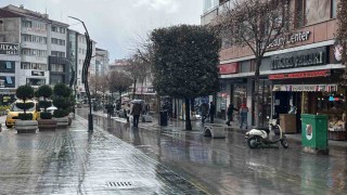 Boluda yağmur ve fırtına etkili oldu