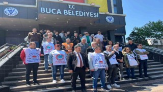 Buca ve Karşıyaka belediyelerinde memurlar iş bırakma eyleminde
