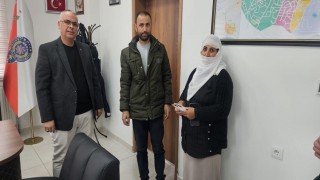 Bulanıkta örnek davranış: Para dolu cüzdan sahibine teslim edildi