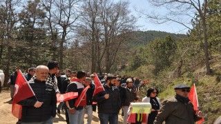 Buldanda göstericiler maden sahasında yürüyüş gerçekleştirdi