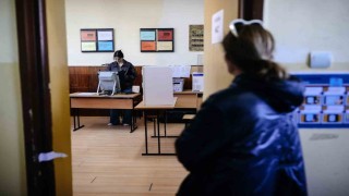 Bulgaristanda seçimin galibi eski Cumhurbaşkanı Radevin partisi oldu