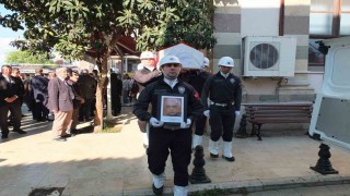 Burhaniyede emekli müdür törenle toprağa verildi