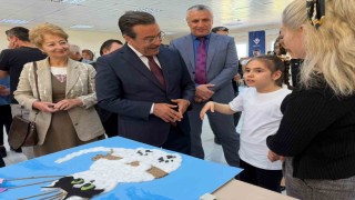 Burhaniyede özel öğrencilerin düzenlediği bilim fuarı ilgi gördü