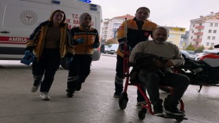 Bursada iki otomobil çarpıştı: 2 yaralı