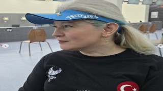 Bursalı milli sporcu Aysel Özgan, Ankaradan altın madalyayla döndü