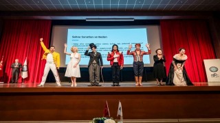 BUÜde sanatın ve sanatçının geleceği mercek altına alındı