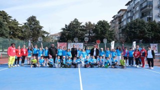 Büyükçekmecede Bahar Şenliğinde tenis heyecanı zirve yaptı