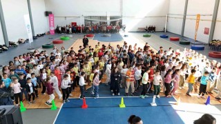 Büyükşehir Spor A.Ş.den Develide 550 öğrenciye spor dolu buluşma