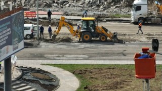 Büyükşehirde pazar günü de durmak yok: Kartal Katlı Kavşağında hummalı çalışma