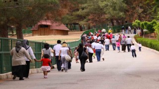 Büyükşehirden 23 Nisanda öğretmen ve öğrencilere anlamlı jest
