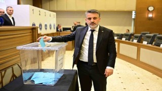 Büyükşehirin başkanvekili 61 oyla Şahin Biba oldu