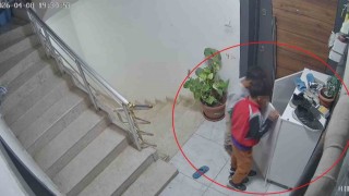 Çalınan ayakkabılarının peşine düşen adam, çocuk hırsızların evinde onlarca ayakkabıyla karşılaştı