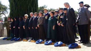 Çanakkale Kara Savaşlarının yıl dönümünde Fransız ve İngiliz anıtlarında tören düzenlendi
