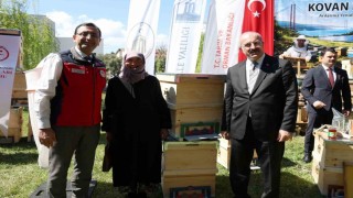 Çanakkalede geçen yıl orman yangınlarından etkilenen 39 üreticiye 2 bin kovan dağıtıldı
