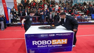 Canikte gençler robotlarıyla sahneye çıkıyor