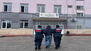 Çeşitli suçlardan 14 yıl hapis cezasıyla aranan şahsı jandarma yakaladı
