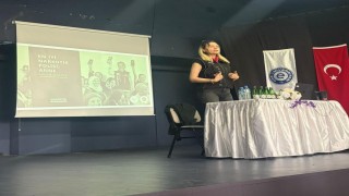 Çeşmede üniversite öğrencileri ve personeline KADES ile narkotik eğitimi verildi