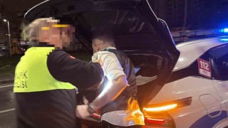 Ceza yiyen alkollü sürücü ekiplere önce ‘teşekkür etti, sonra zorluk çıkardı