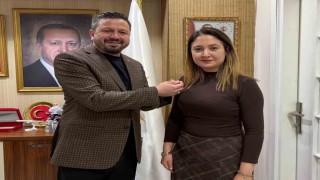 CHP Karesi İlçe Kadın Kolları Başkanı Sabiha Gören AK Partide