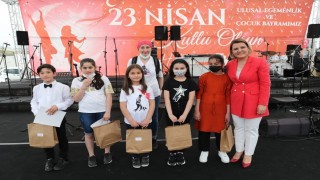 CHPnin 23 Nisan tanıtımıyla ilgili Atatürk tepkisine cevap: Çifte standart