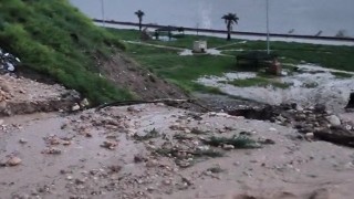 Cizrede heyelan yolu kapattı, çok sayıda araç ve vatandaş mahsur kaldı
