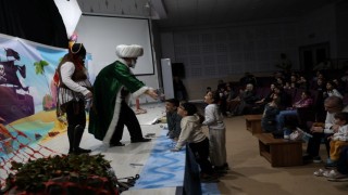 Çocuklar Nasrettin Hoca Korsanlara Karşı oyununda buluştu