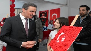 Çocuklardan anlamlı bayrak vurgulu çalışma