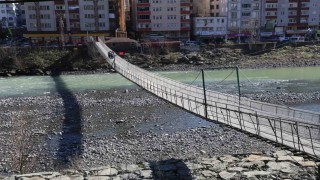 Çoruh Nehri üzerindeki asma köprüler tarihe meydan okuyor