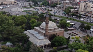 Cuma hutbesi: Günümüzde çocuklarımız, çok yönlü bir kuşatma altındadır