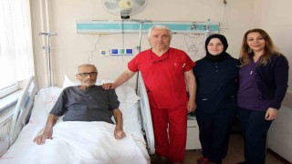 Dalağı normal boyuttan 40 kat büyük olan hastan başarılı operasyonla sağlığına kavuştu