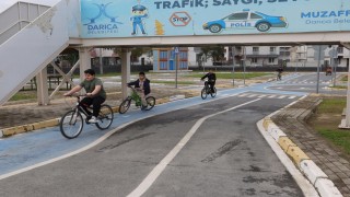 Darıcada öğrenciler trafik kurallarını uygulamalı öğreniyor