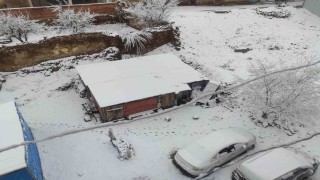 Demirözünde nisan sürprizi: İlçe beyaza büründü