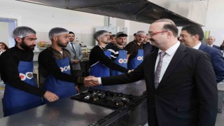 Denetimli serbestlik kapsamındaki 16 katılımcı, Atatürk Üniversitesinde Gastronomi ve mutfak sanatları eğitimi alacak