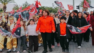 Didimde bayram coşkusu sokaklara taştı