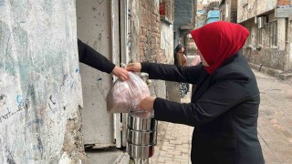 Diyarbakırda sıcak yemek desteği ihtiyaç sahiplerine umut oluyor
