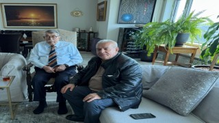 Diyarbakırın Derman Babasından eski Bakan Aksuya vefa ziyareti