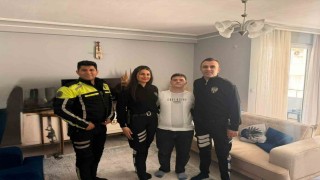 Down sendromlu Melike polis ekiplerinden doğum günü sürprizi